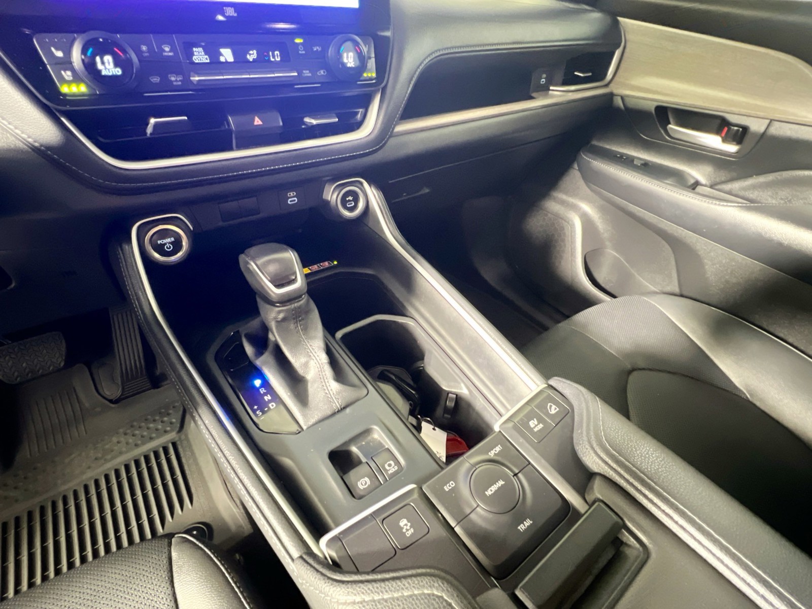 Used 2025 Wind Chill Pearl Toyota Limited image 22