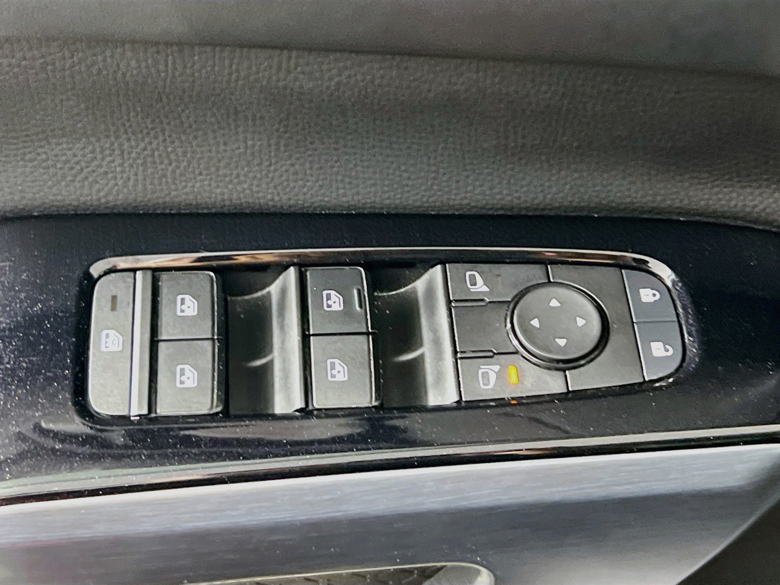 Used 2025 Gun Metallic Nissan SL image 14