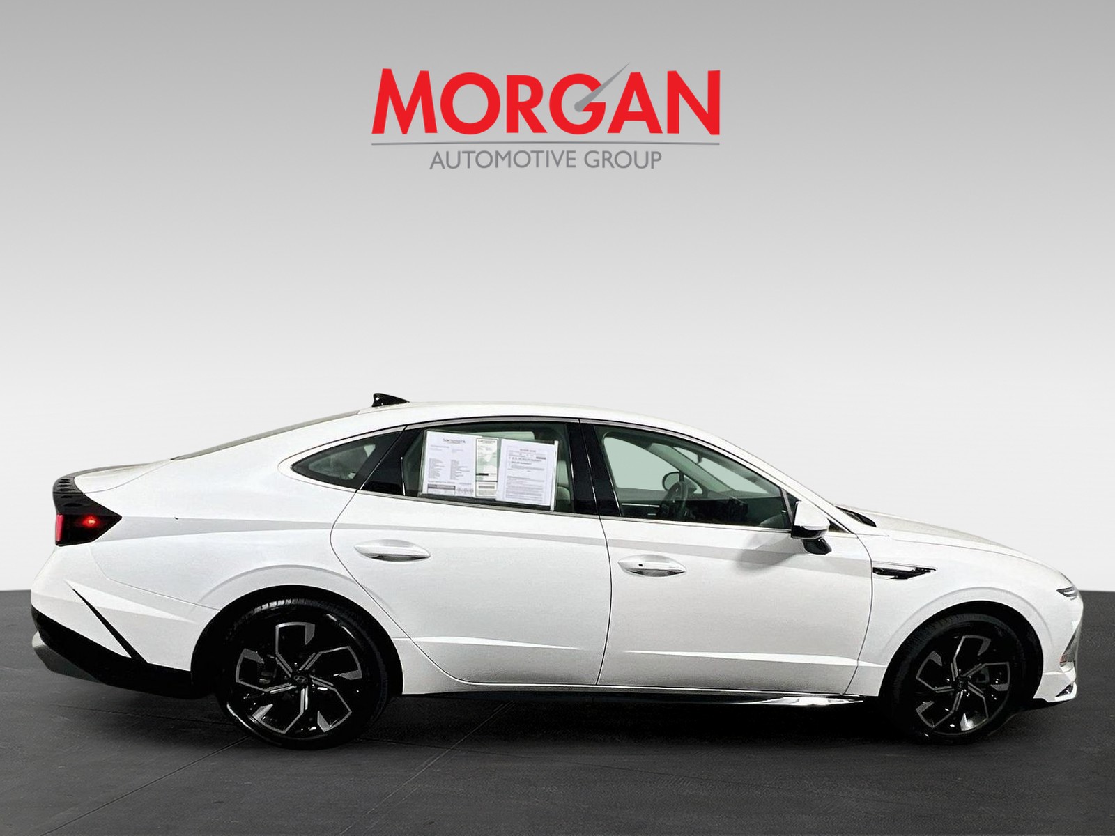 Used 2025 Serenity White Hyundai SEL image 2