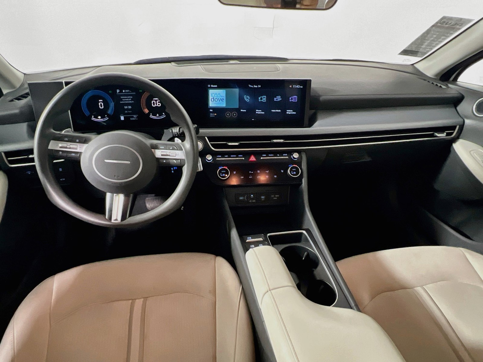 Used 2025 Serenity White Hyundai SEL image 27