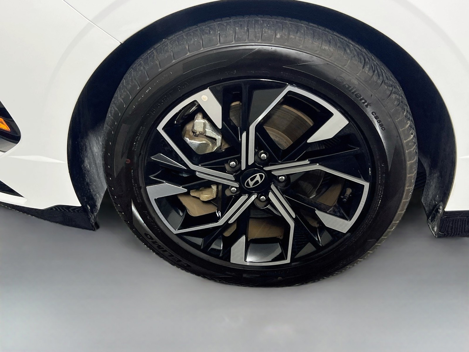 Used 2025 Serenity White Hyundai SEL image 11