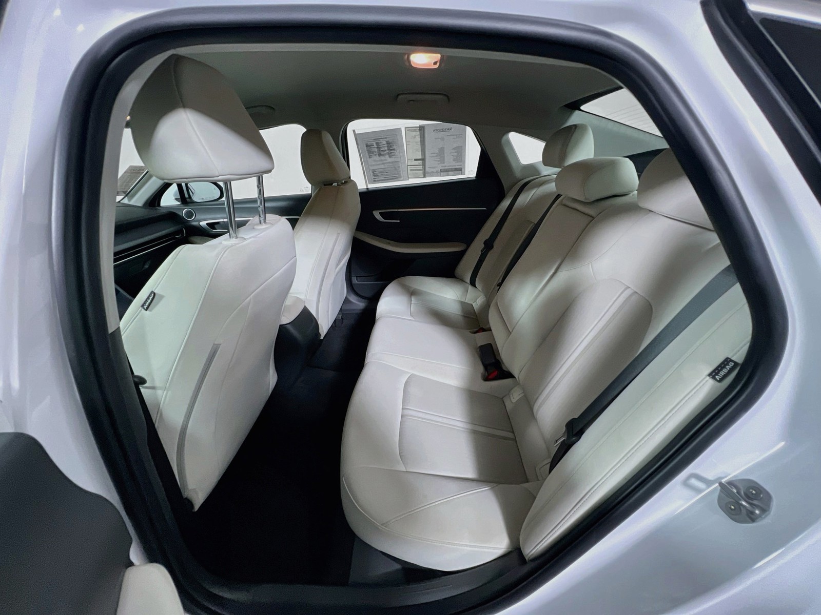 Used 2025 Serenity White Hyundai SEL image 26