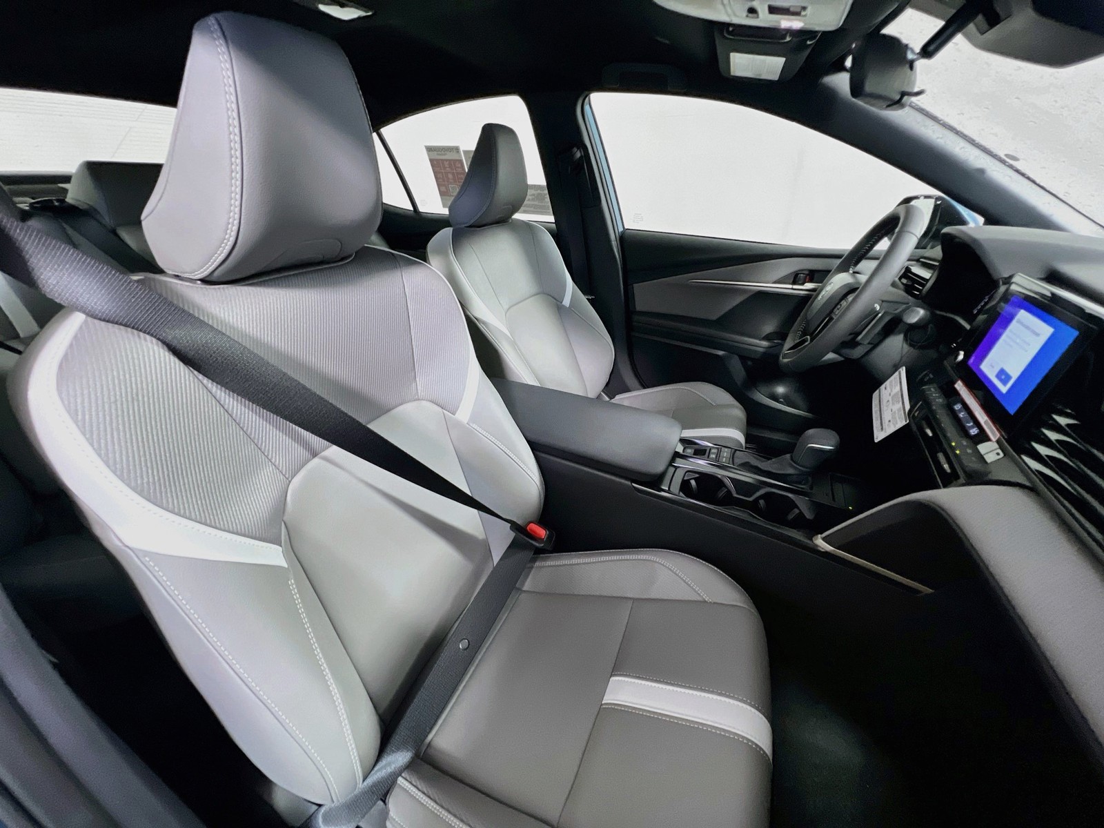 New 2026 Ocean Gem Toyota SE image 26