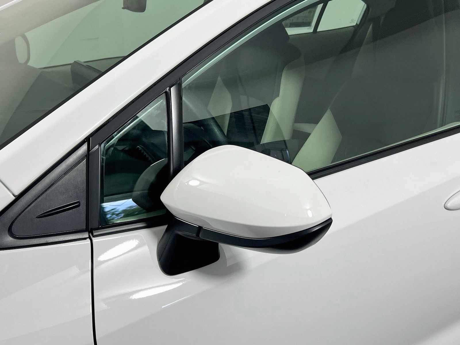 New 2026 Ice Cap Toyota LE image 10