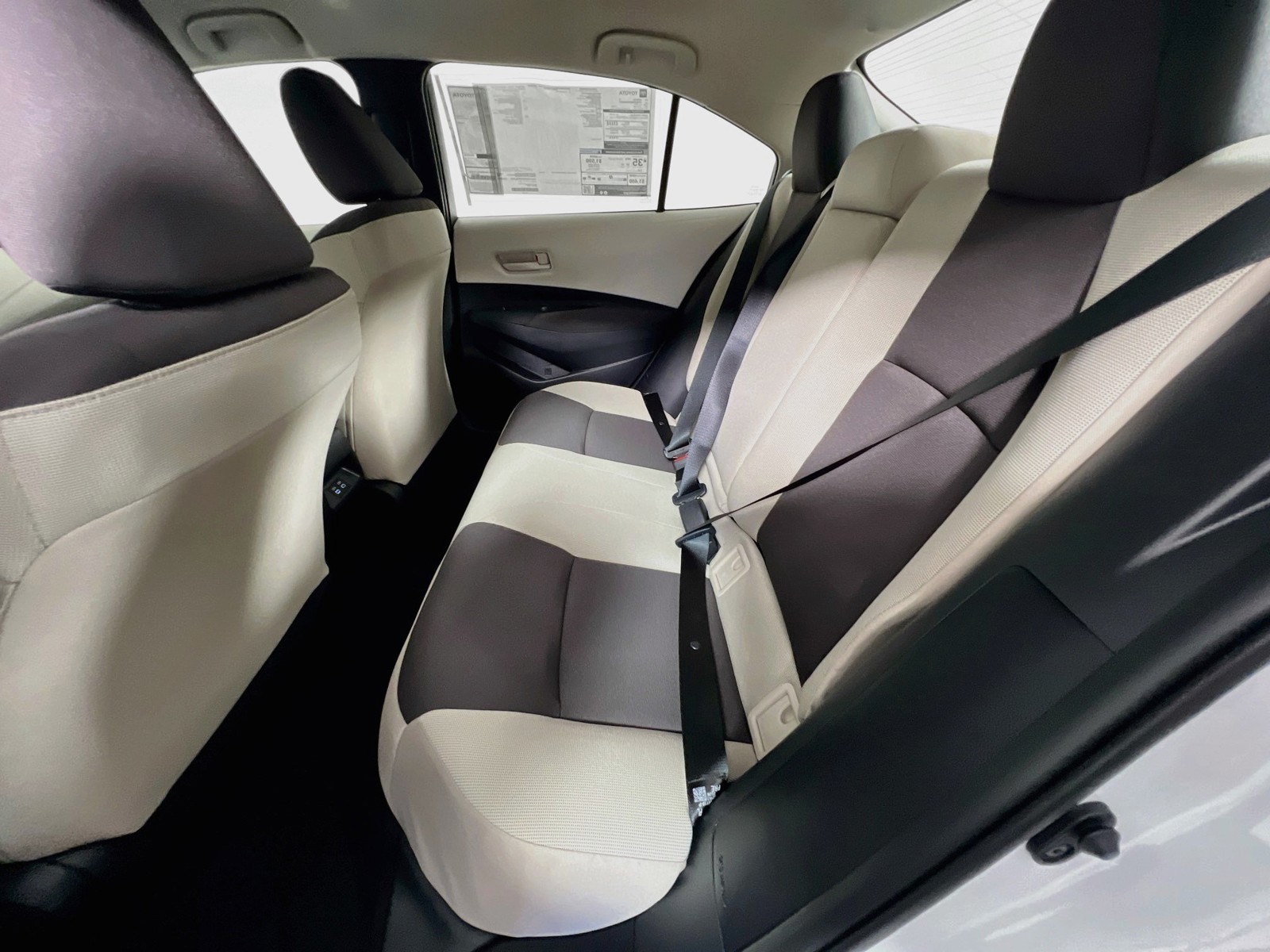 New 2026 Ice Cap Toyota LE image 23