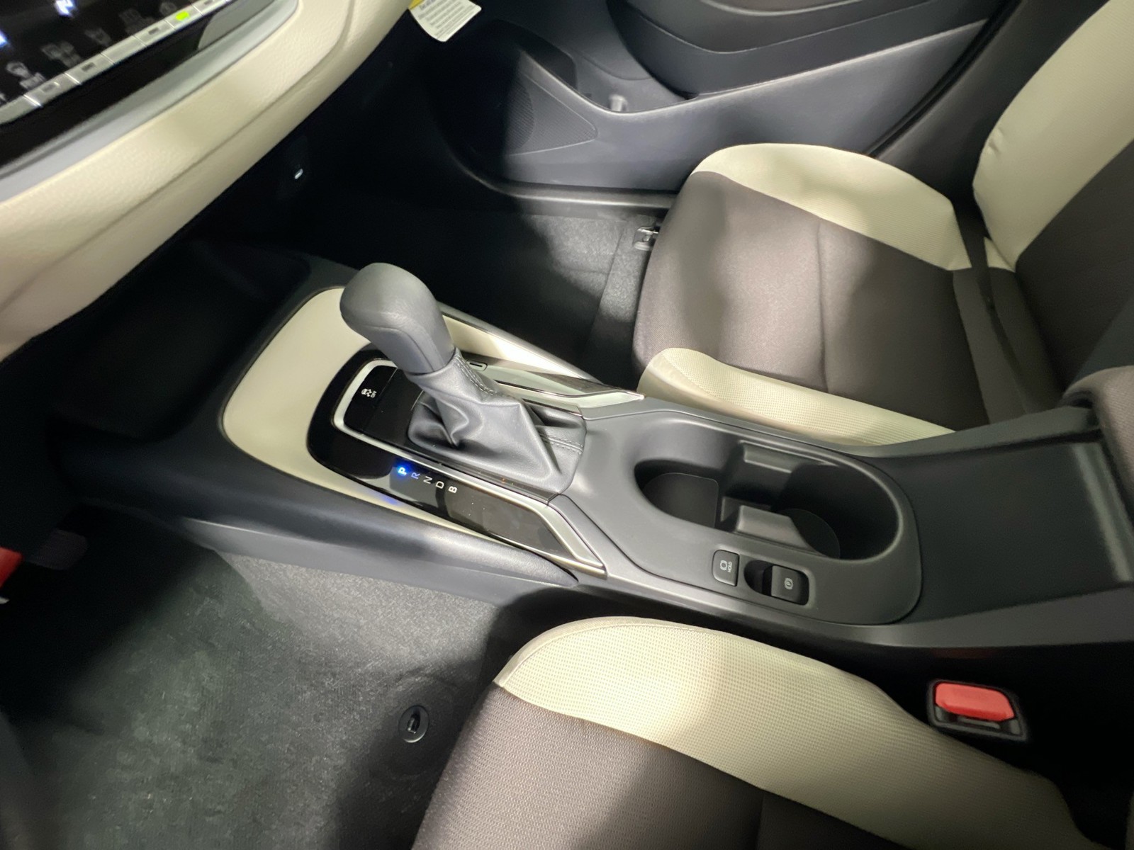 New 2026 Ice Cap Toyota LE image 20