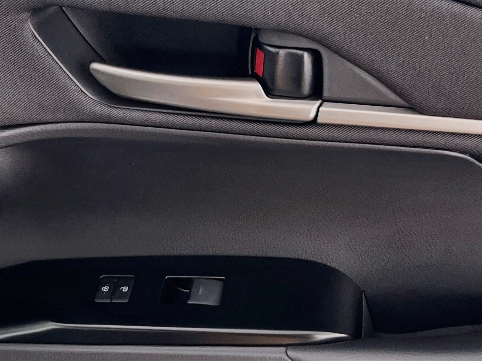 New 2026 Celestial Silver Metallic Toyota LE image 28