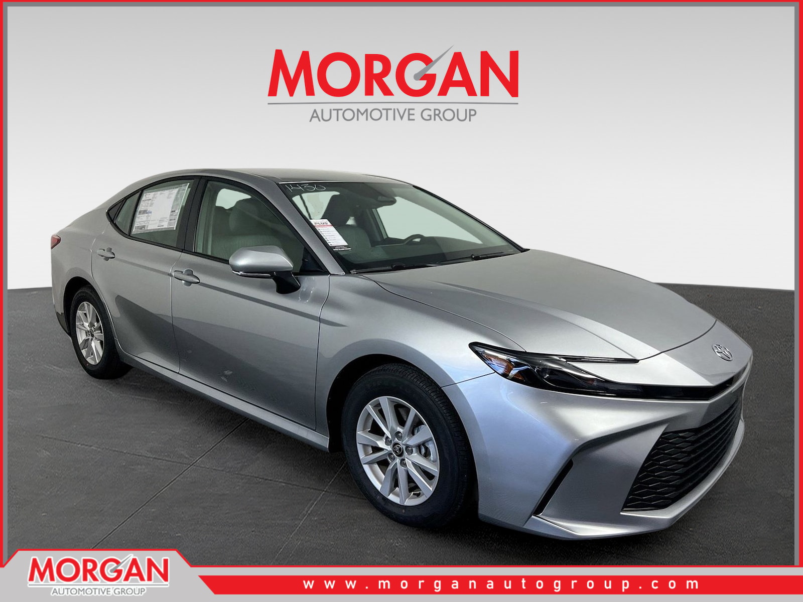 2026 Toyota Camry LE Hybrid's photo