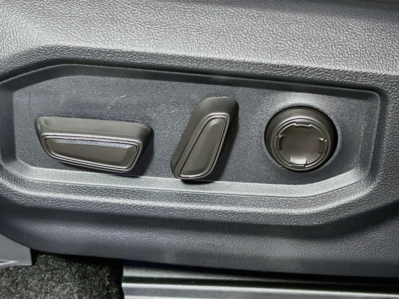 New 2026 Magnetic Gray Metallic Toyota Platinum image 13