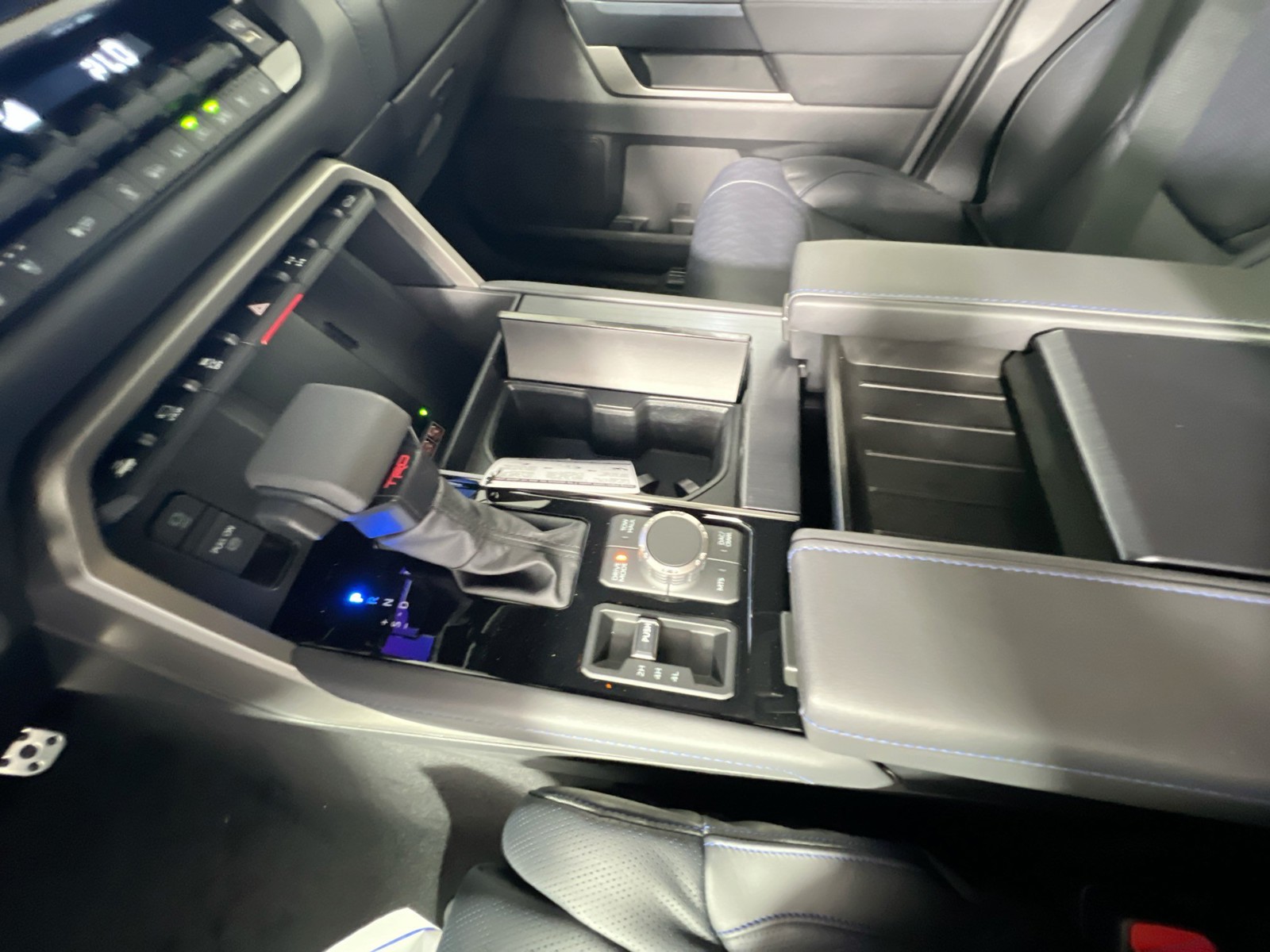 New 2026 Magnetic Gray Metallic Toyota Platinum image 22