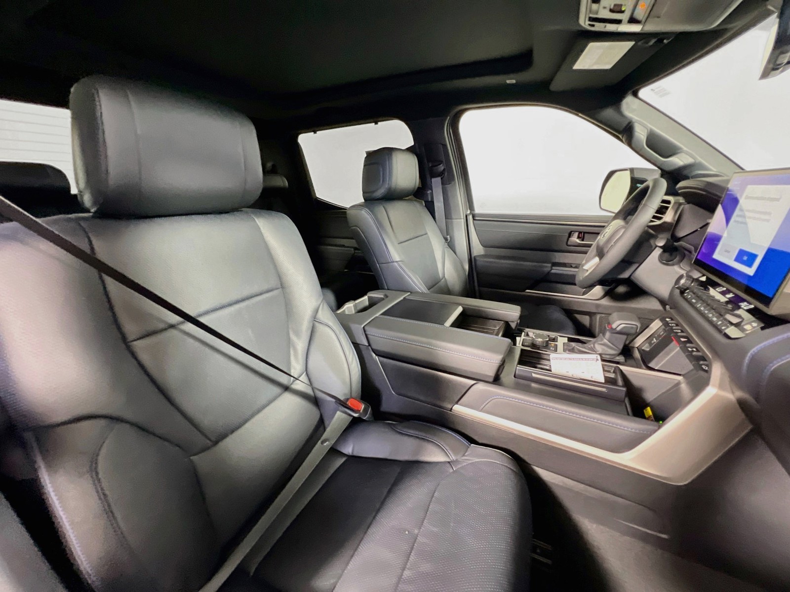 New 2026 Magnetic Gray Metallic Toyota Platinum image 27