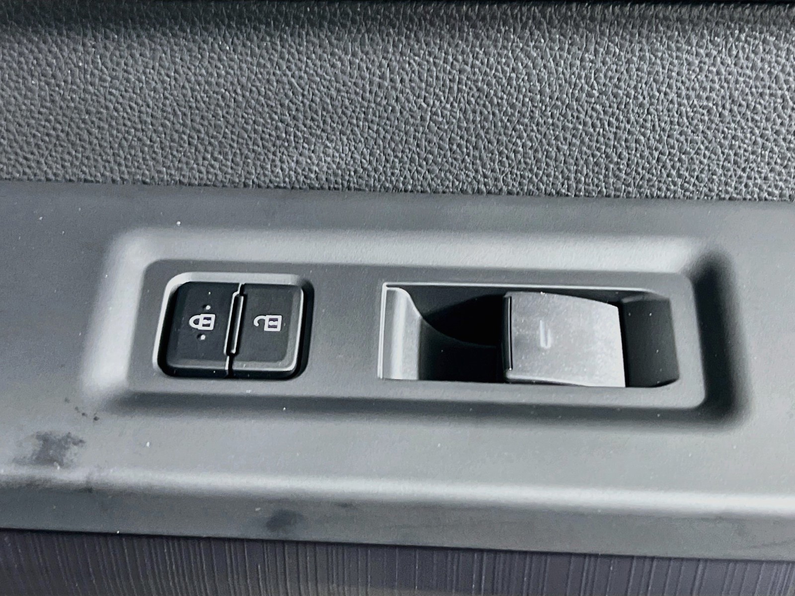 New 2026 Magnetic Gray Metallic Toyota Platinum image 28
