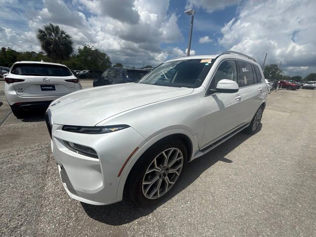 Used 2025 Mineral White Metallic BMW xDrive40i image 4