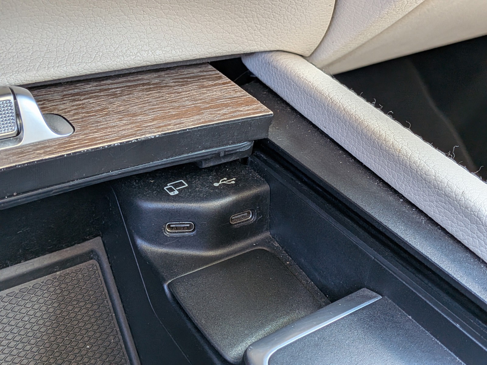 Used 2022 Black Mercedes-Benz GLE 350 image 29