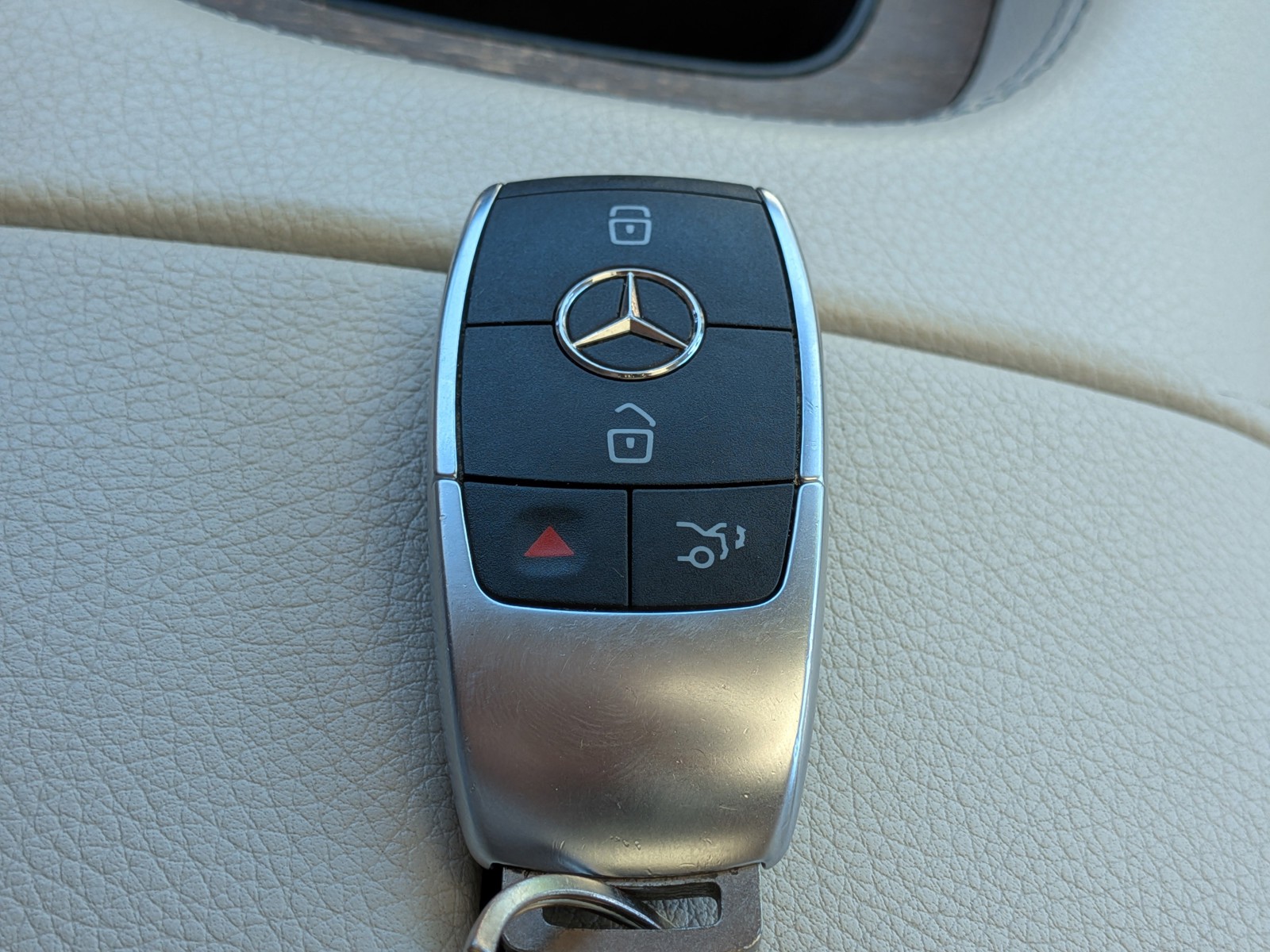 Used 2022 Black Mercedes-Benz GLE 350 image 34