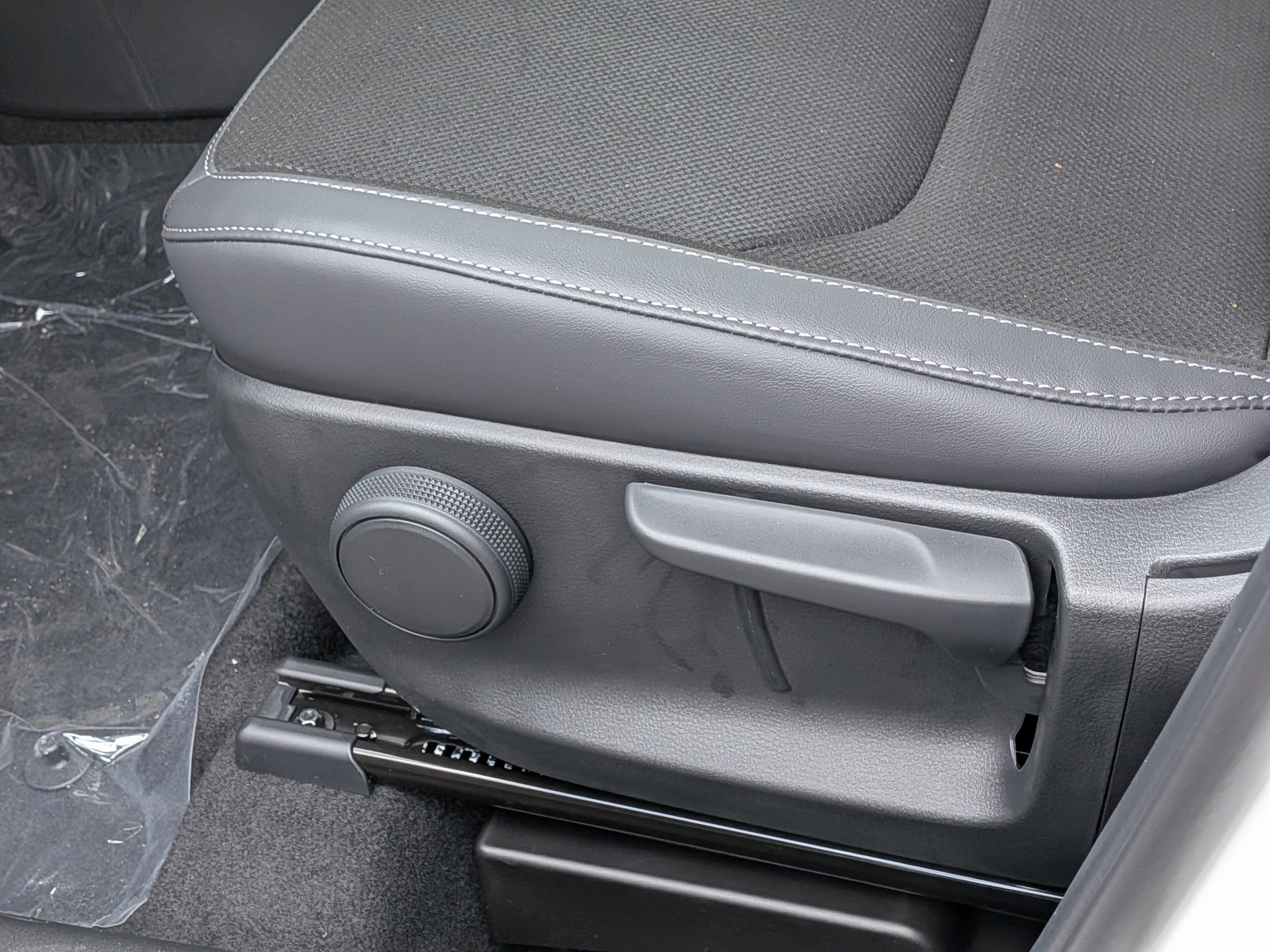 New 2026 Jet Black Mica Mazda 2.5 S Select image 17