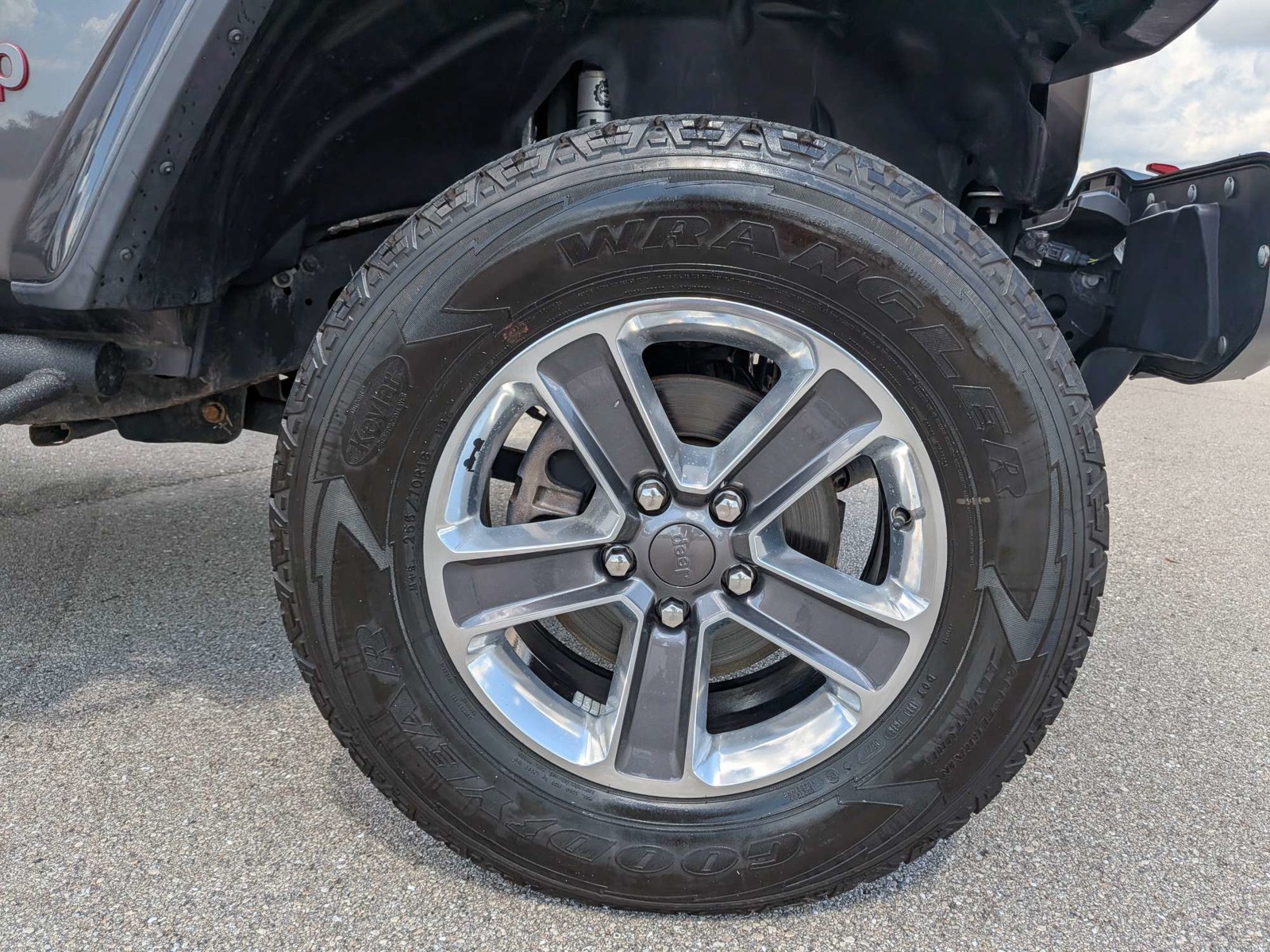 Used 2018 Gray Jeep Unlimited Rubicon image 12