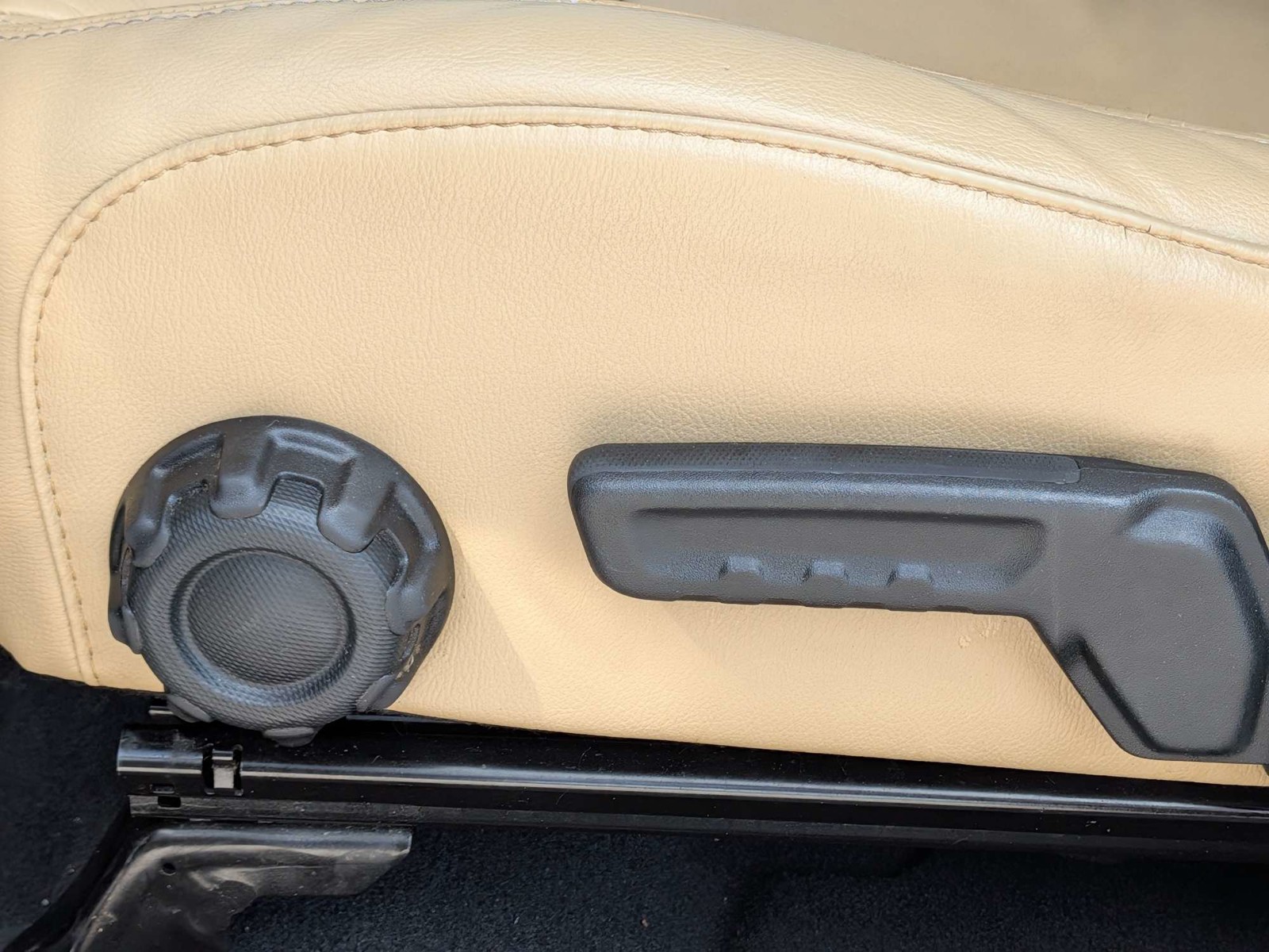 Used 2018 Gray Jeep Unlimited Rubicon image 23