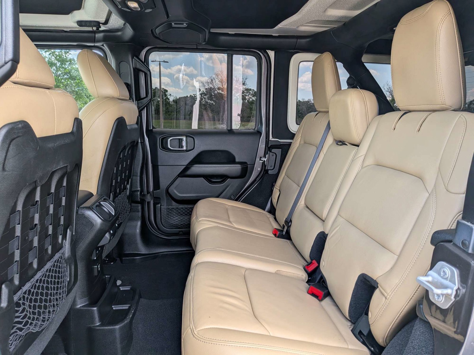 Used 2018 Gray Jeep Unlimited Rubicon image 16