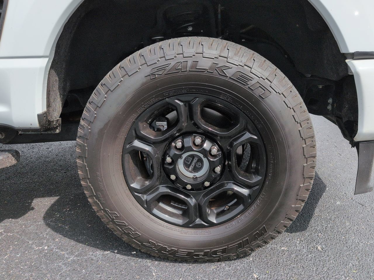 Used 2024 White Ford XL image 9