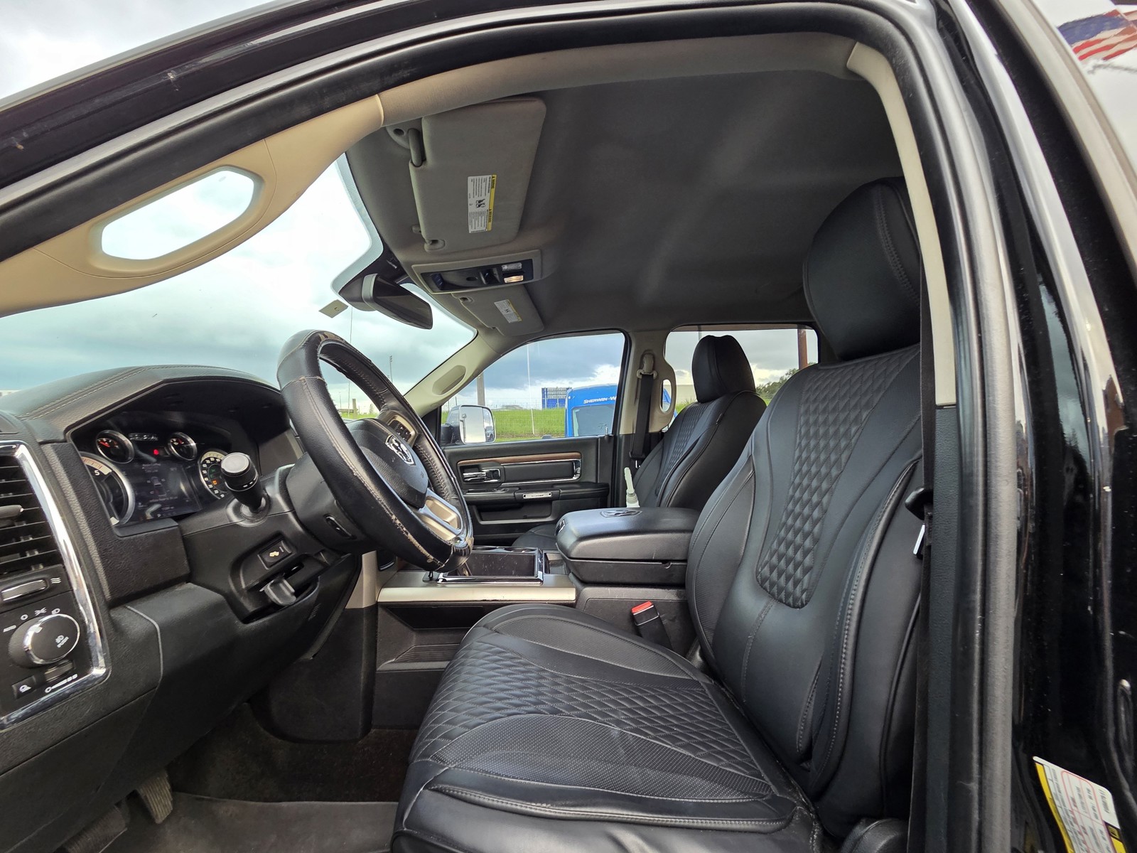 Used 2015 Black Ram Laramie image 12