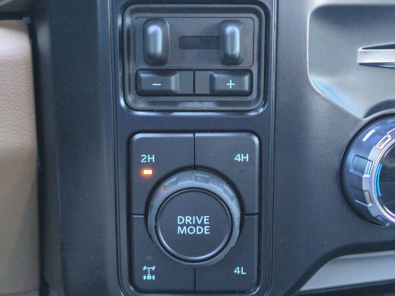New 2026 Blue Ford Lariat image 21