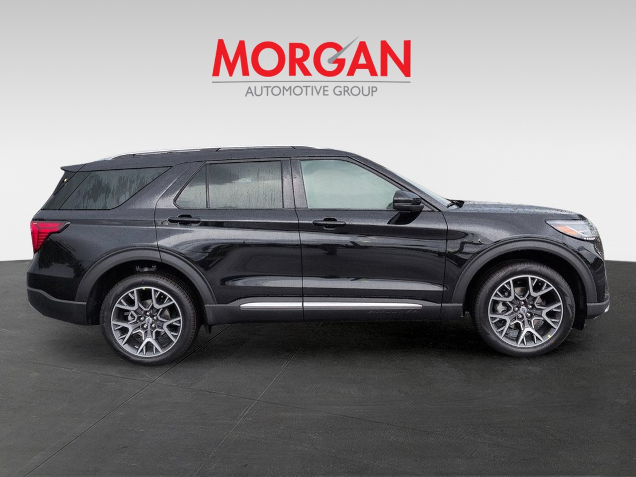 New 2027 Black Ford Platinum image 4