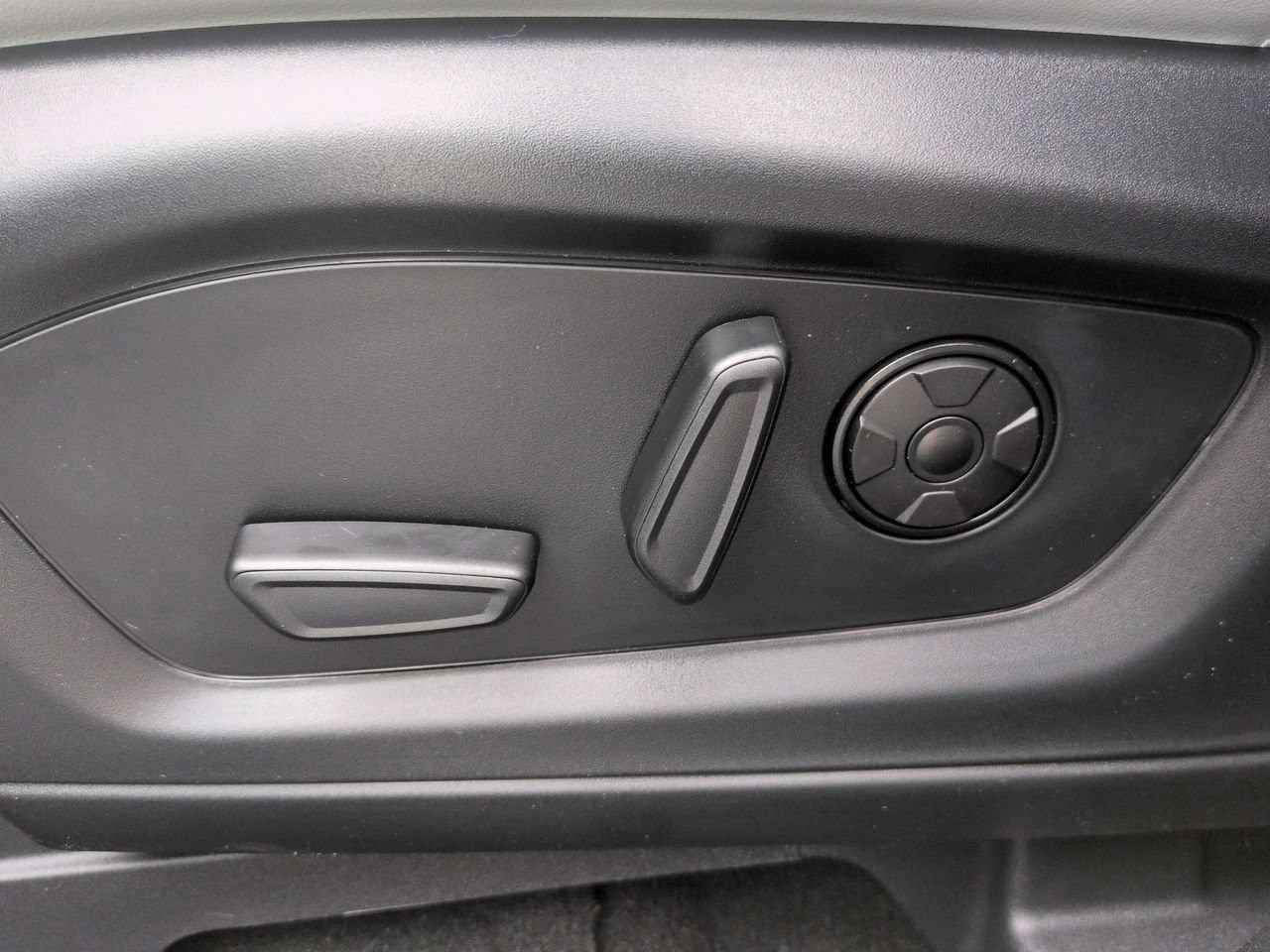 New 2027 Black Ford Platinum image 22
