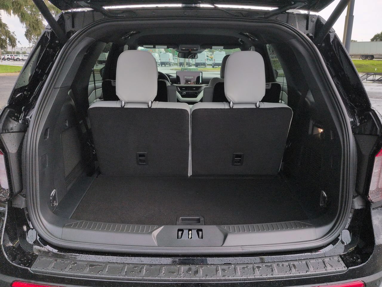 New 2027 Black Ford Platinum image 13