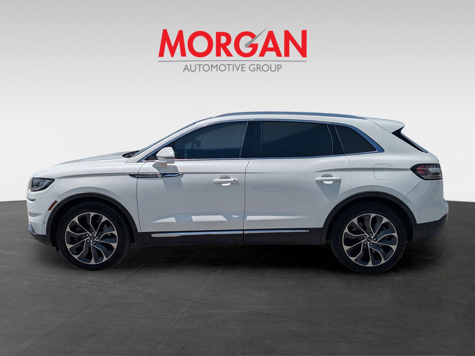 Used 2021 White Lincoln Reserve image 2