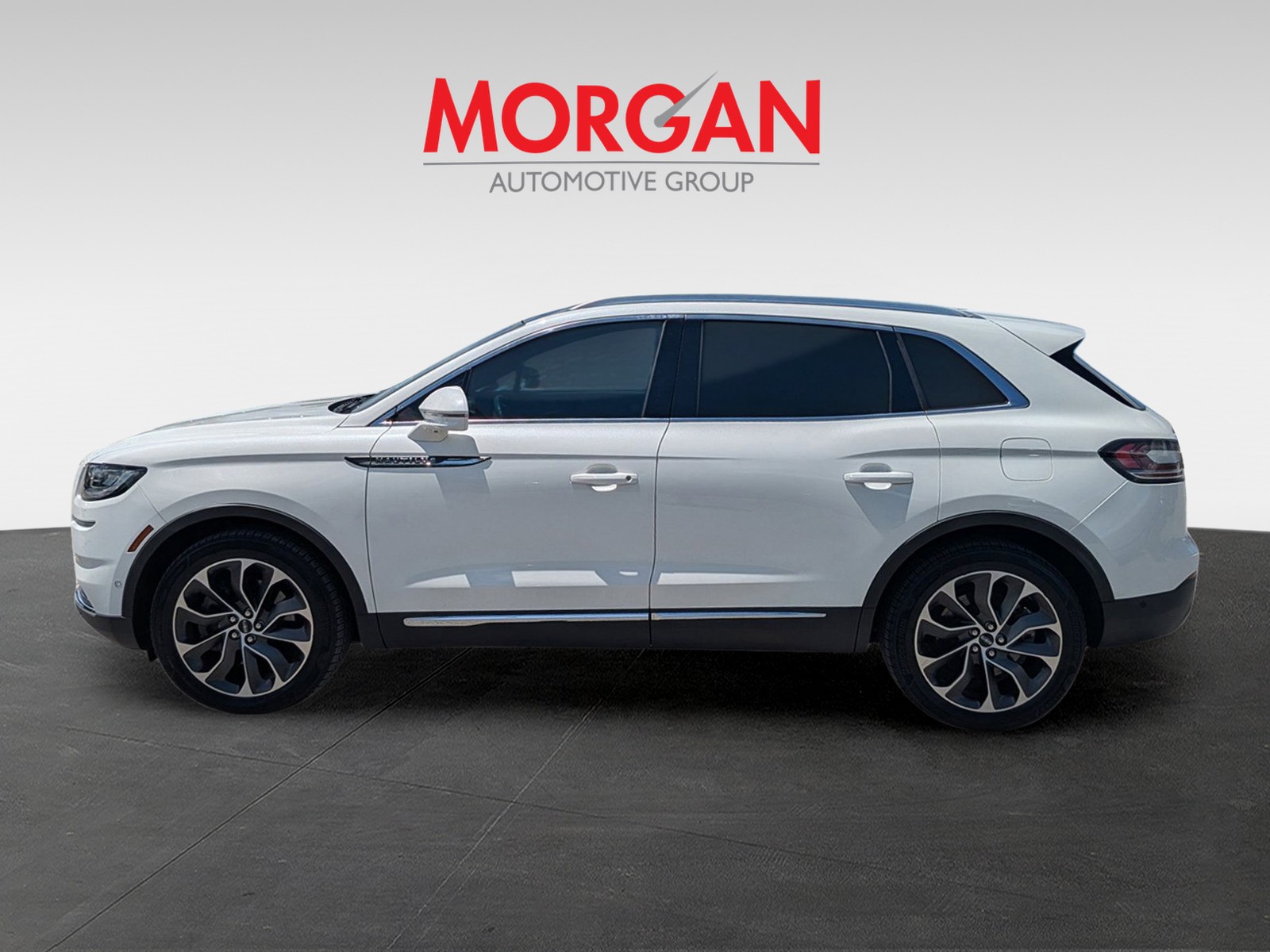 Used 2021 White Lincoln Reserve image 3