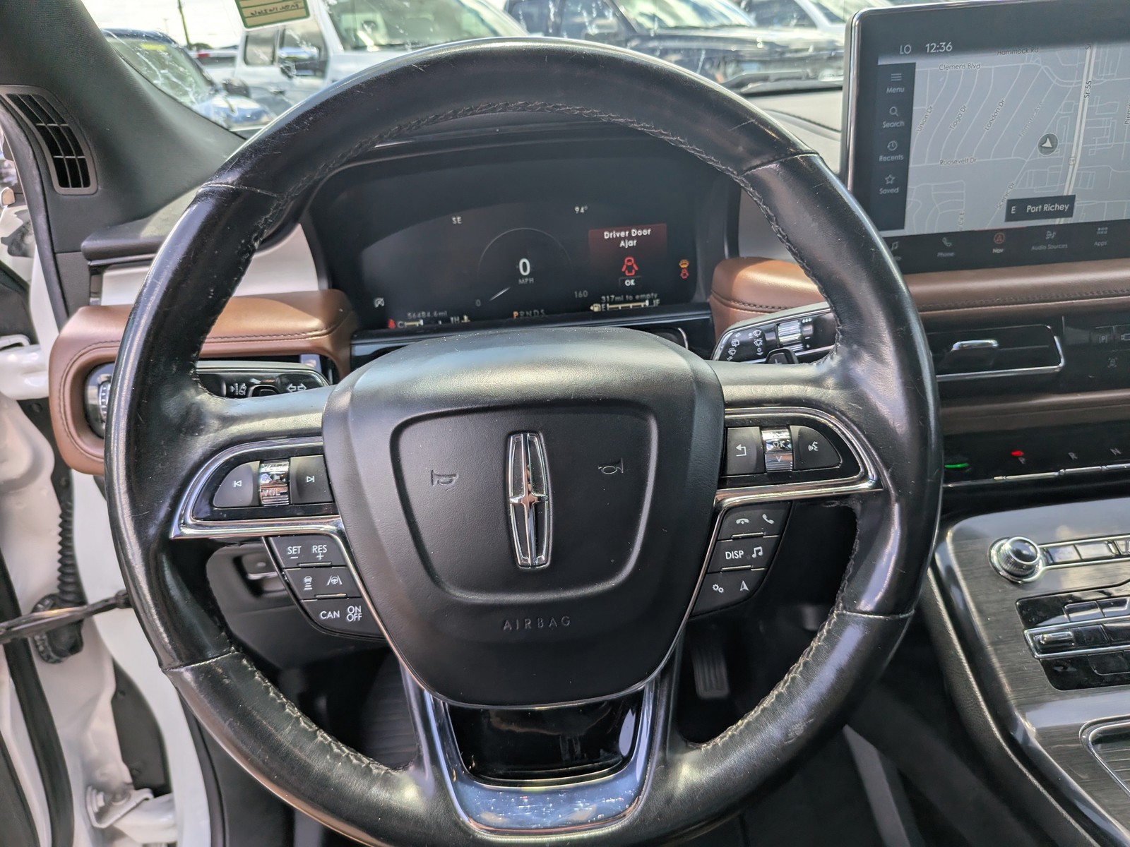 Used 2021 White Lincoln Reserve image 26