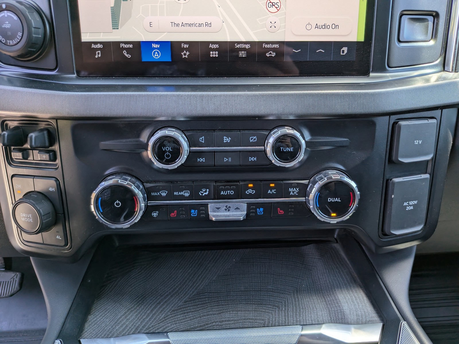 Used 2024 White Ford Platinum image 23