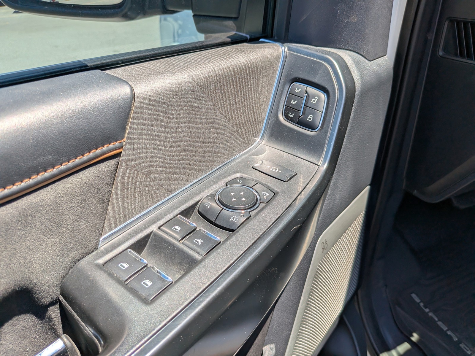 Used 2024 White Ford Platinum image 17
