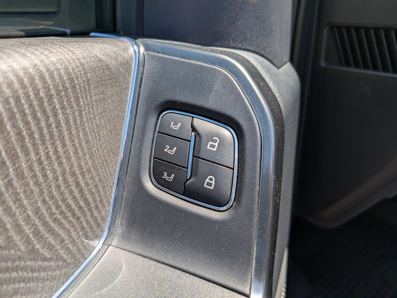 Used 2024 White Ford Platinum image 18
