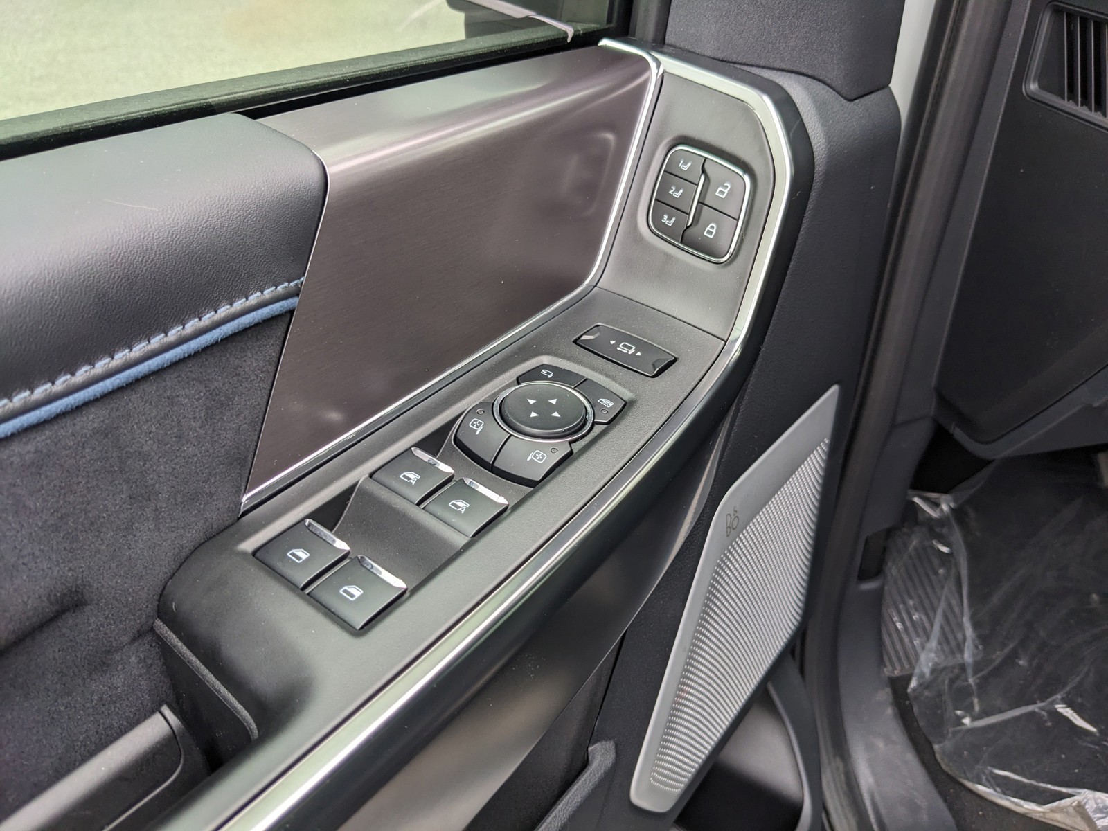 New 2026 White Ford Platinum image 19