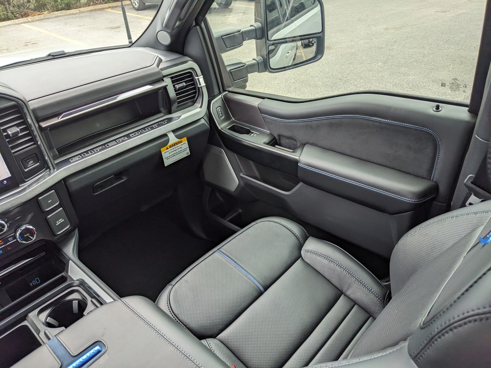 New 2026 White Ford Platinum image 17
