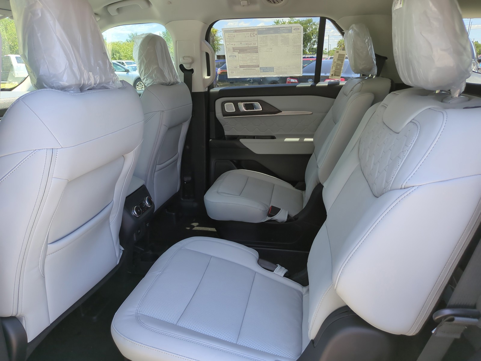 New 2026 White Ford Platinum image 16