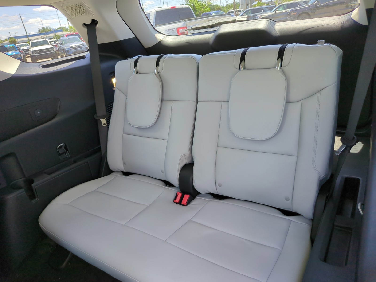 New 2026 White Ford Platinum image 17