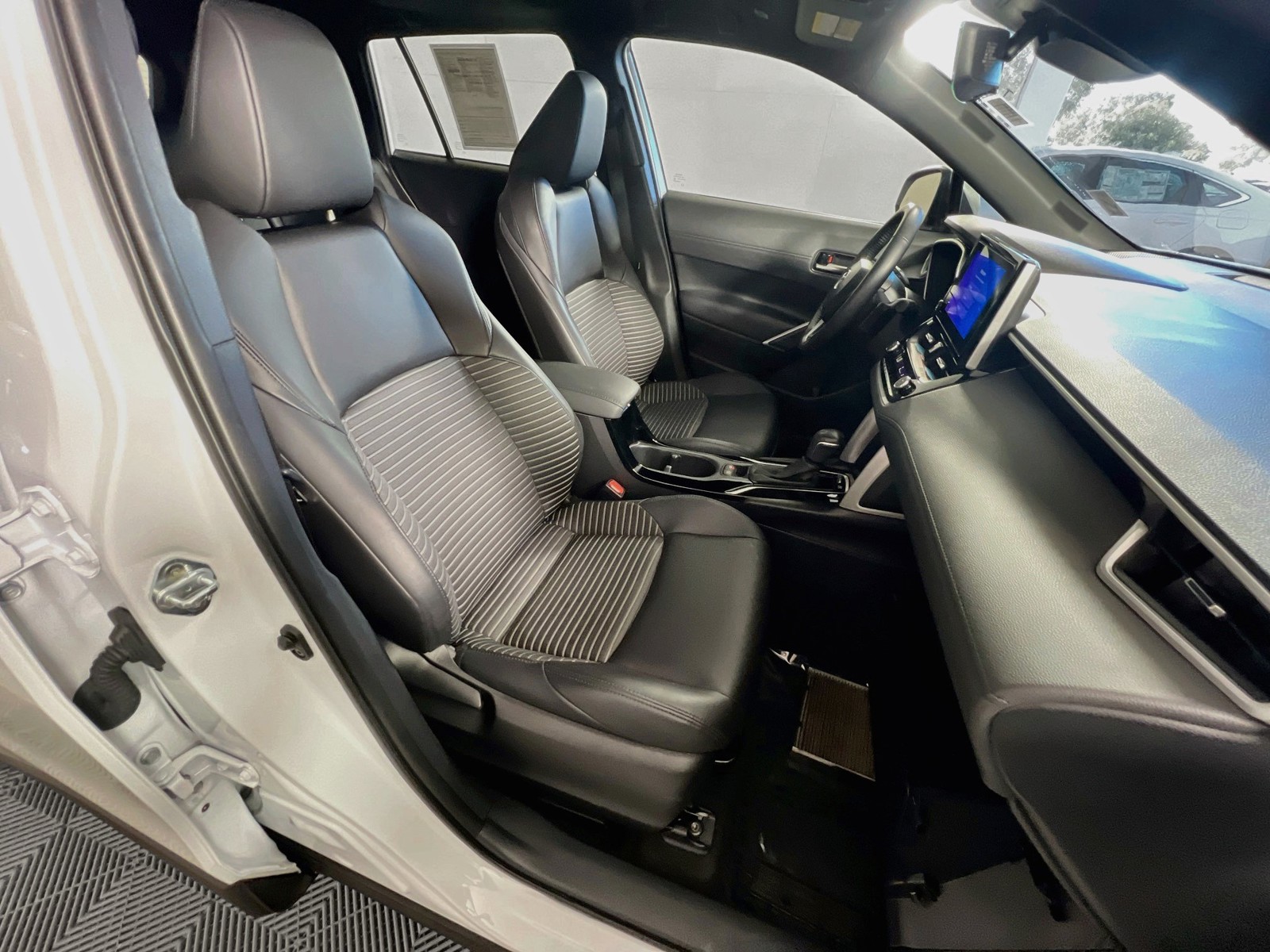 Used 2024  Toyota Hybrid XSE image 30