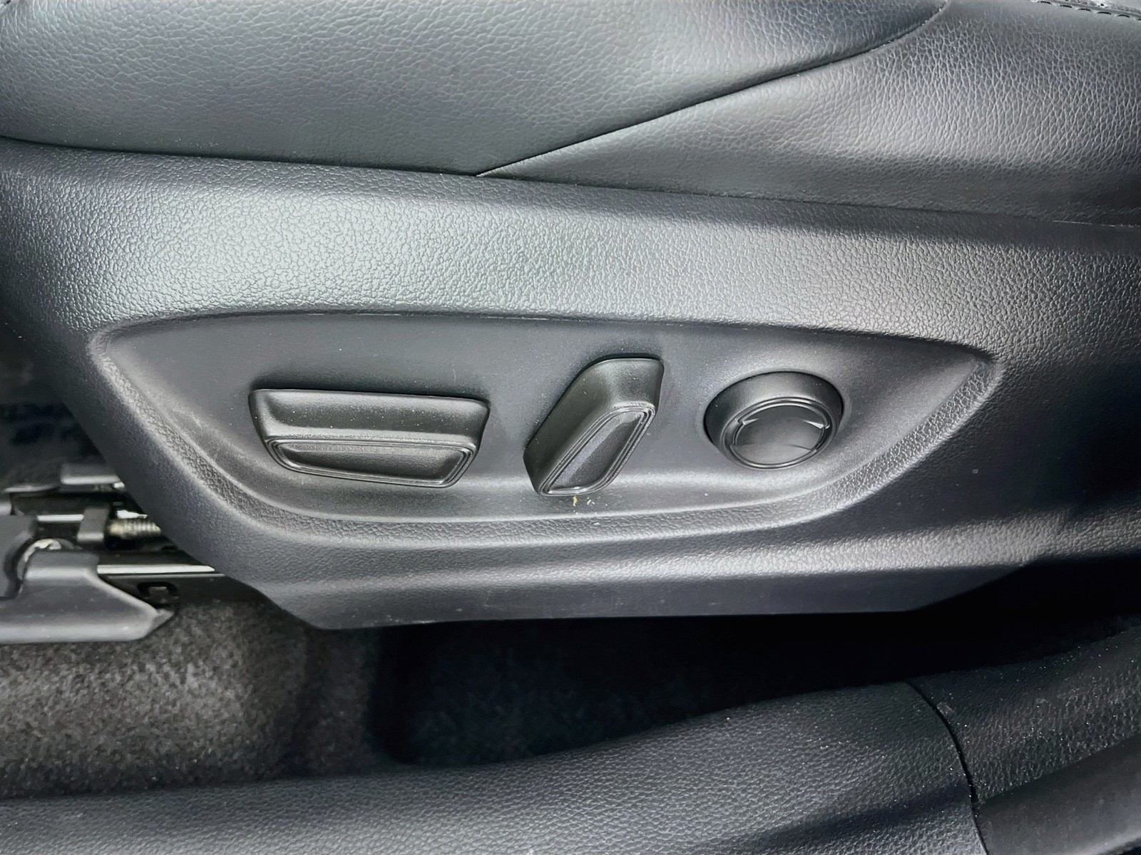 Used 2024  Toyota Hybrid XSE image 13