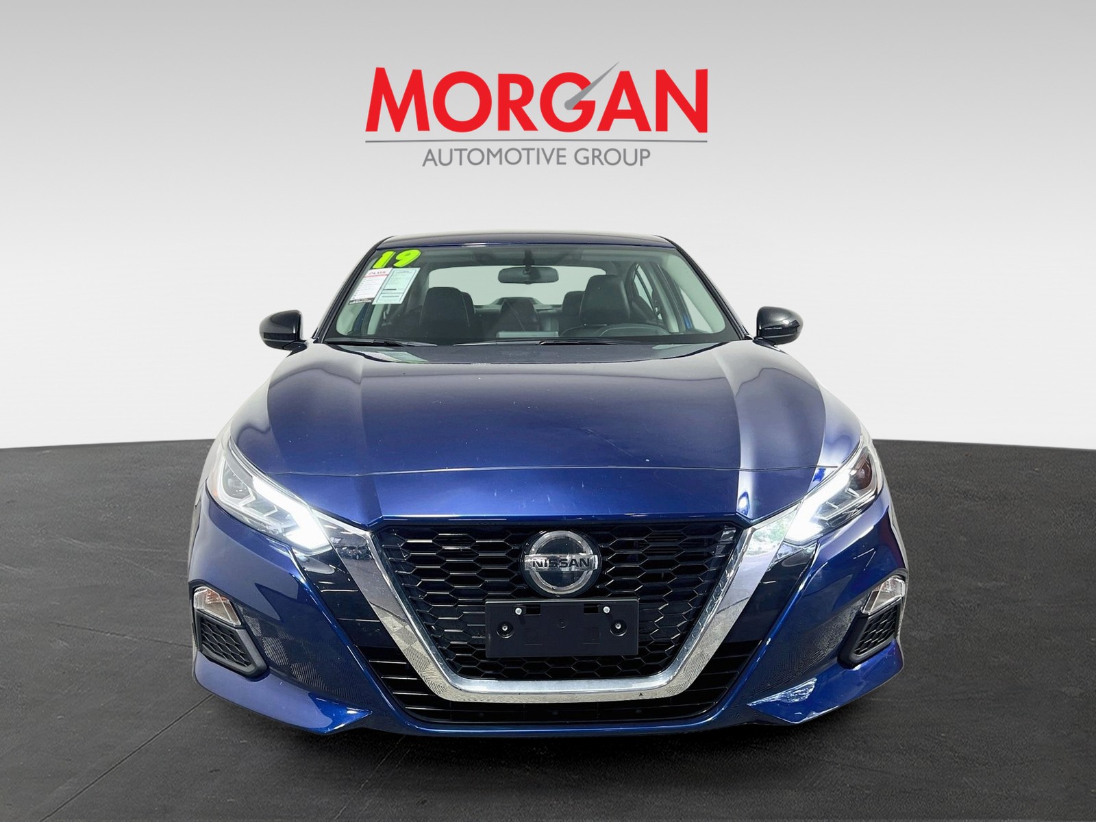 Used 2019 Blue Nissan 2.5 SR image 8