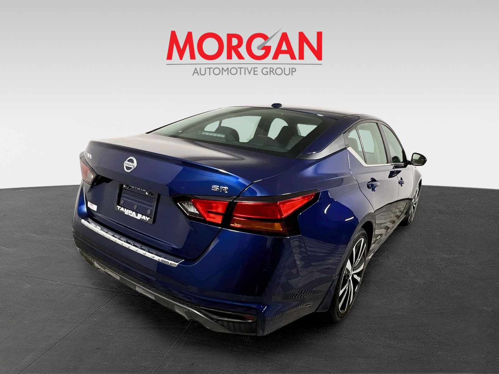 Used 2019 Blue Nissan 2.5 SR image 3