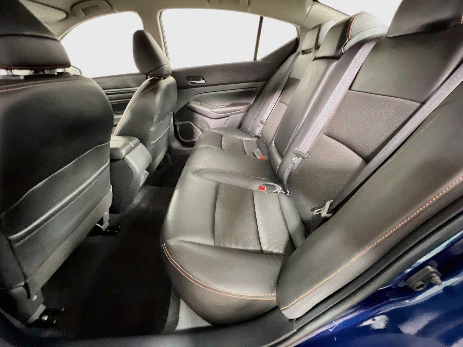 Used 2019 Blue Nissan 2.5 SR image 26