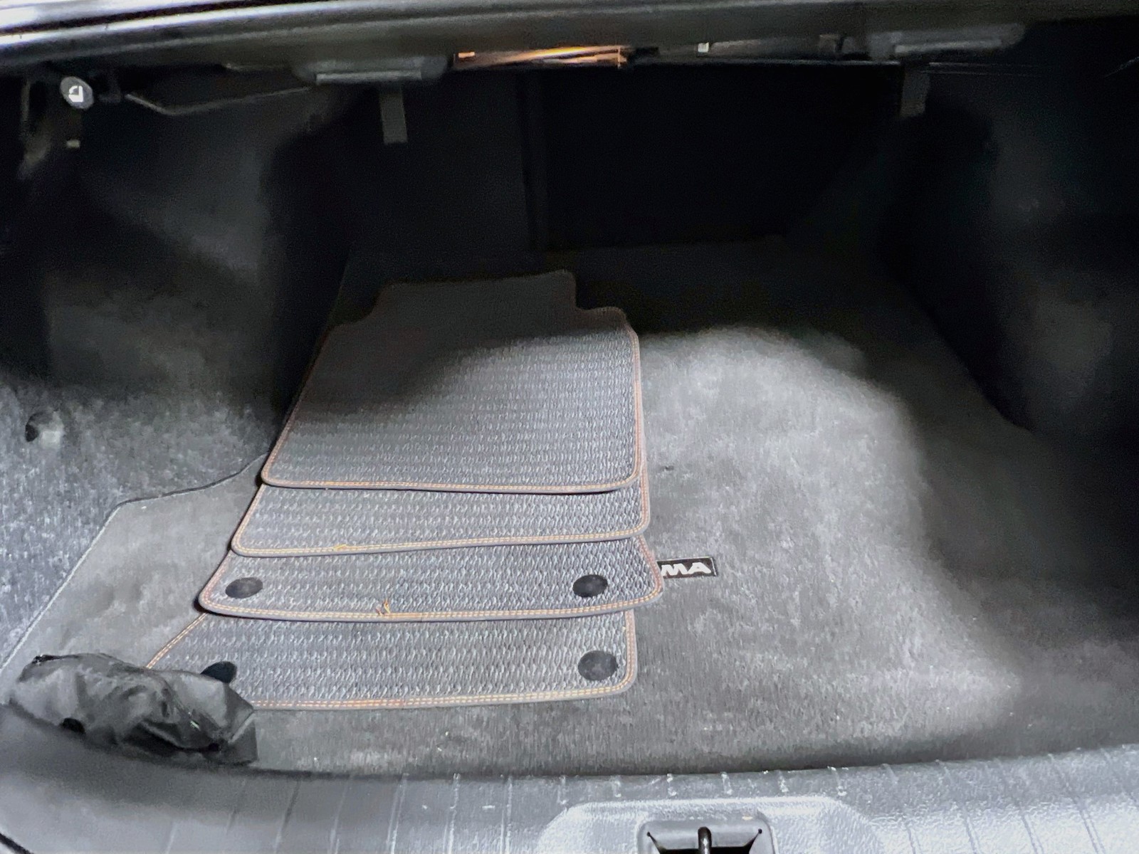 Used 2019 Blue Nissan 2.5 SR image 31