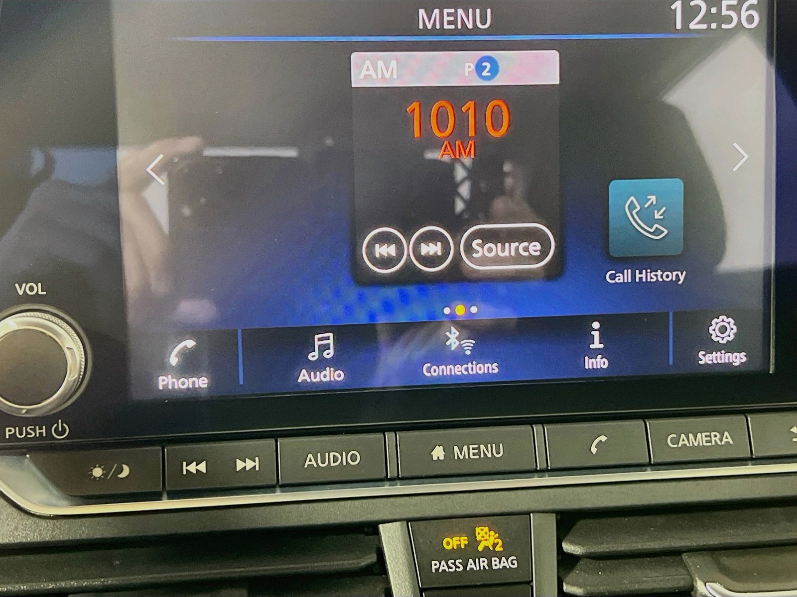Used 2019 Blue Nissan 2.5 SR image 24