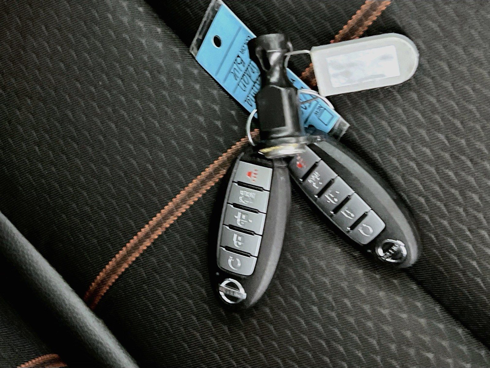 Used 2019 Blue Nissan 2.5 SR image 33