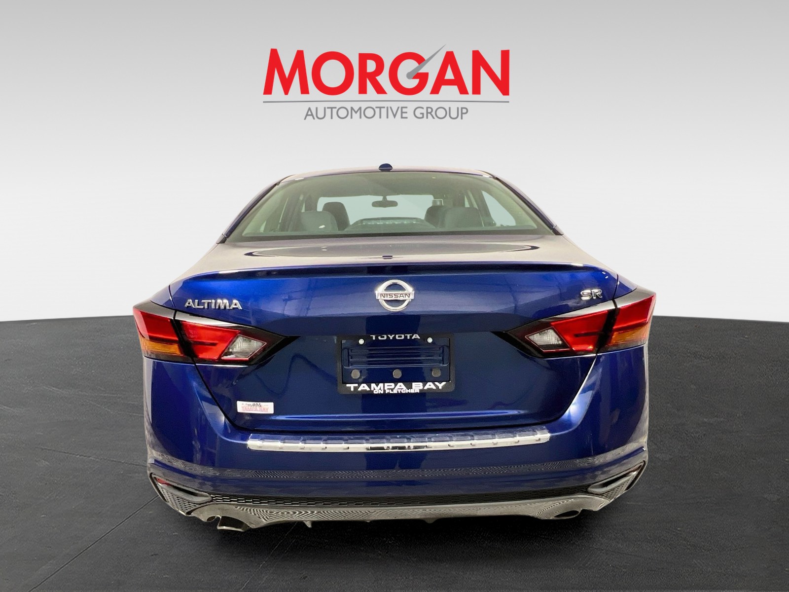 Used 2019 Blue Nissan 2.5 SR image 4