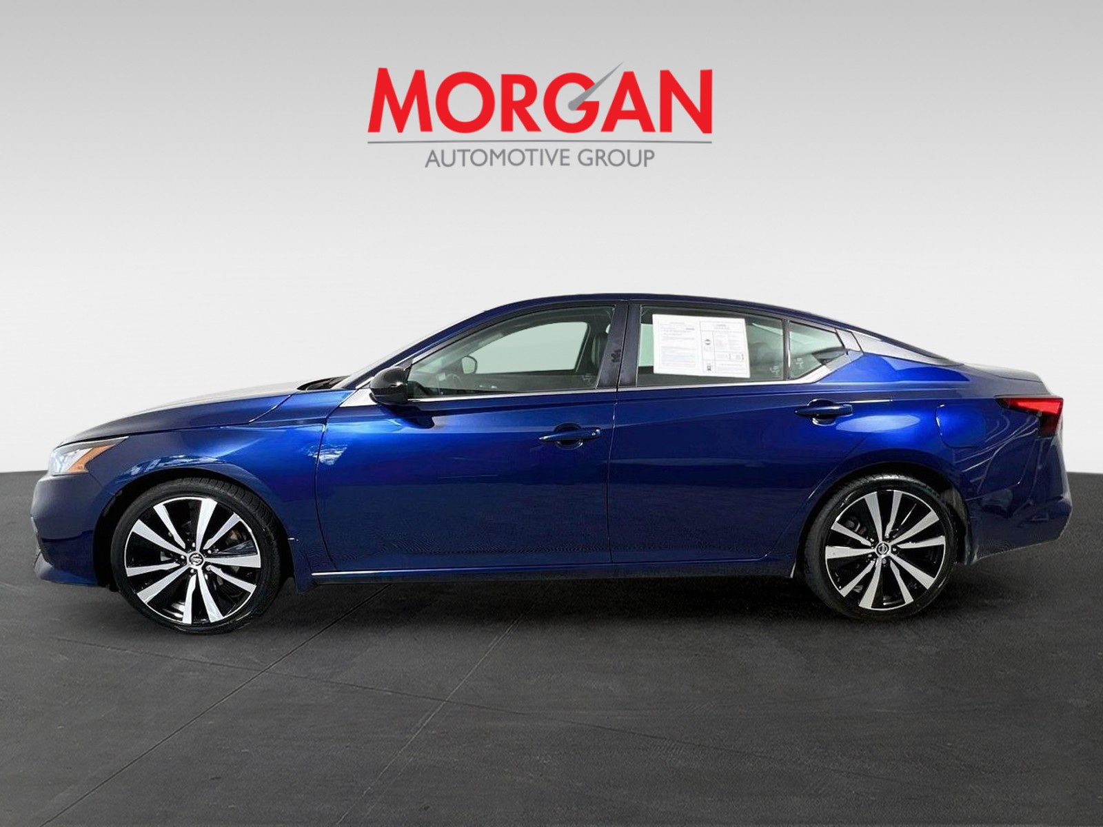 Used 2019 Blue Nissan 2.5 SR image 6