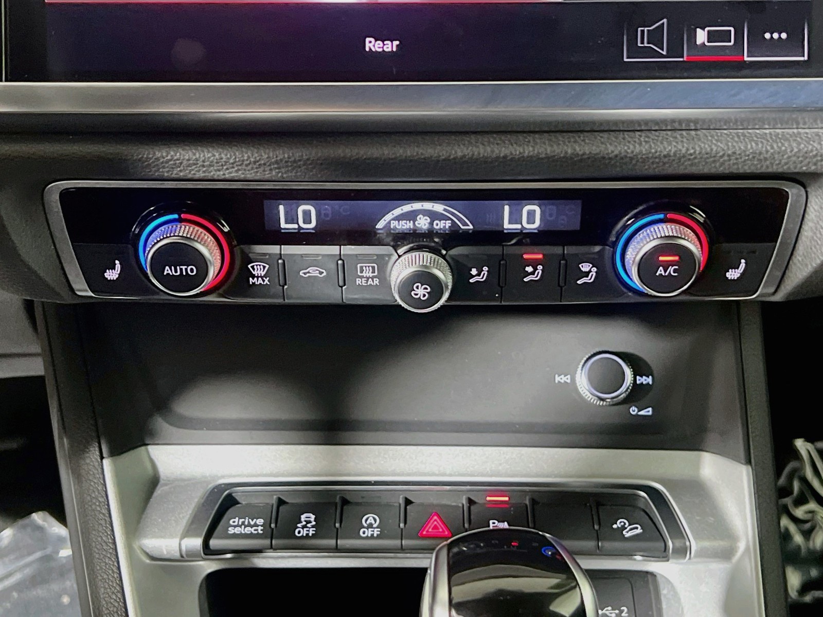 Used 2025  Audi Premium image 22